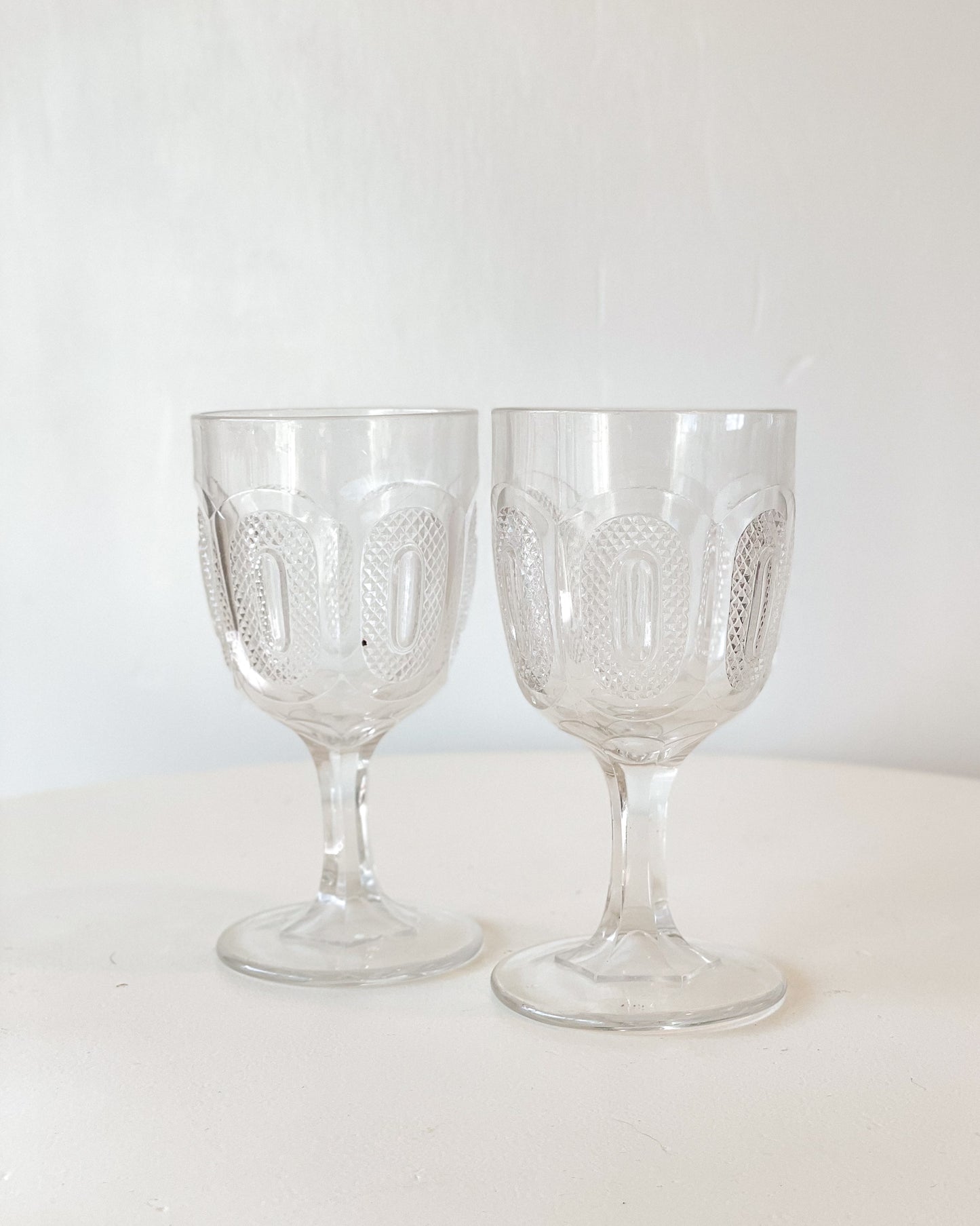 Cottage Wine Glasses (Set of 2)