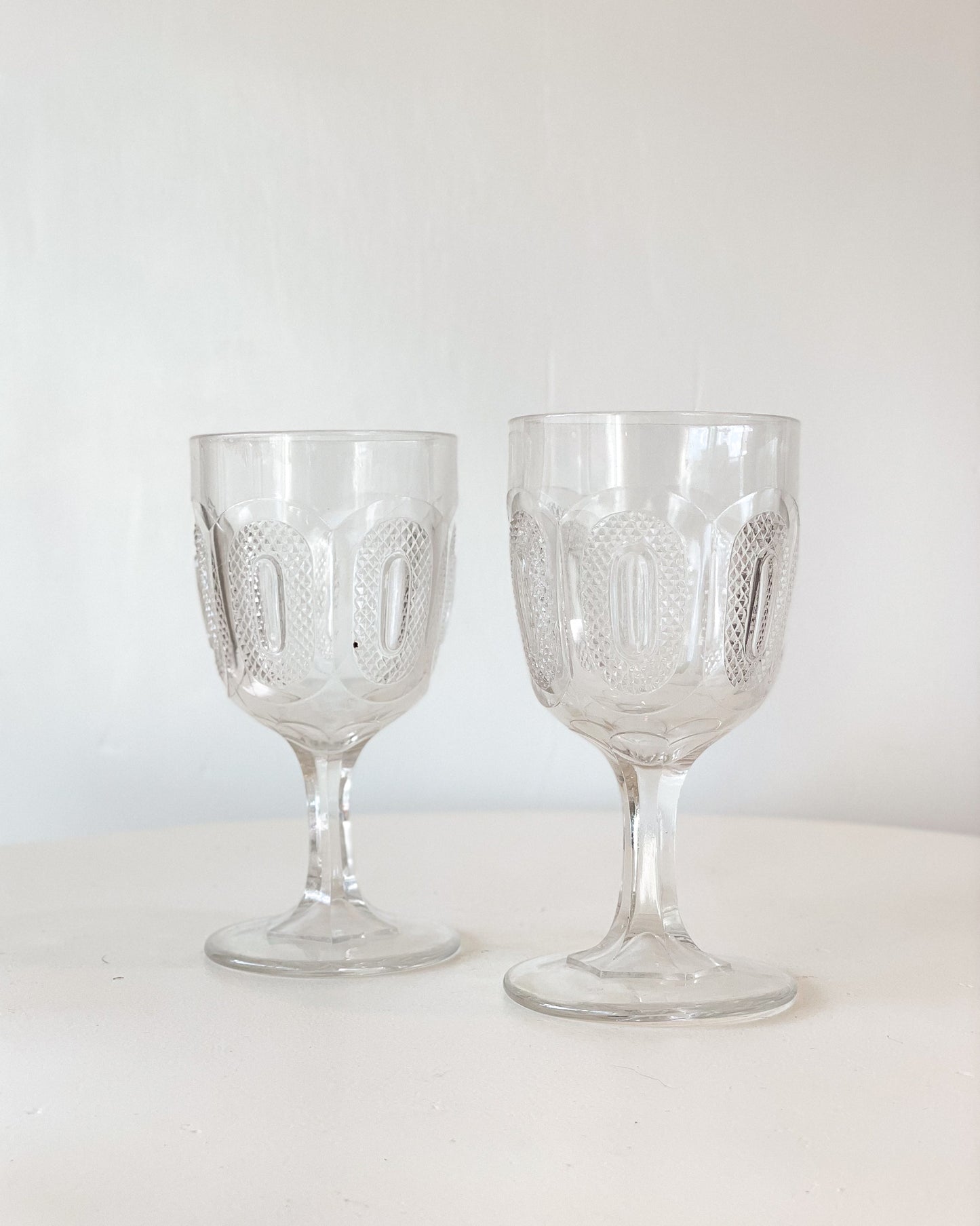 Cottage Wine Glasses (Set of 2)