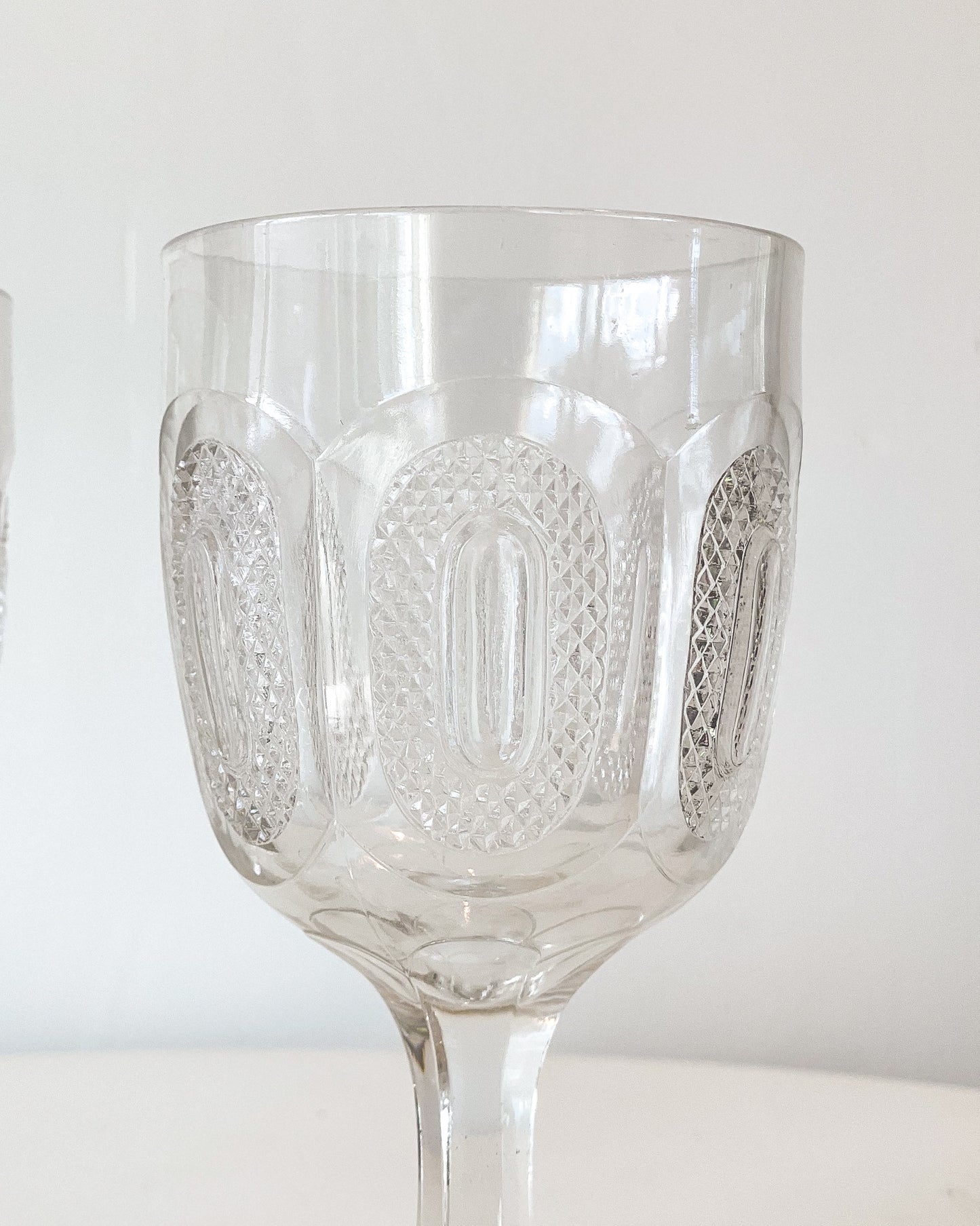 Cottage Wine Glasses (Set of 2)