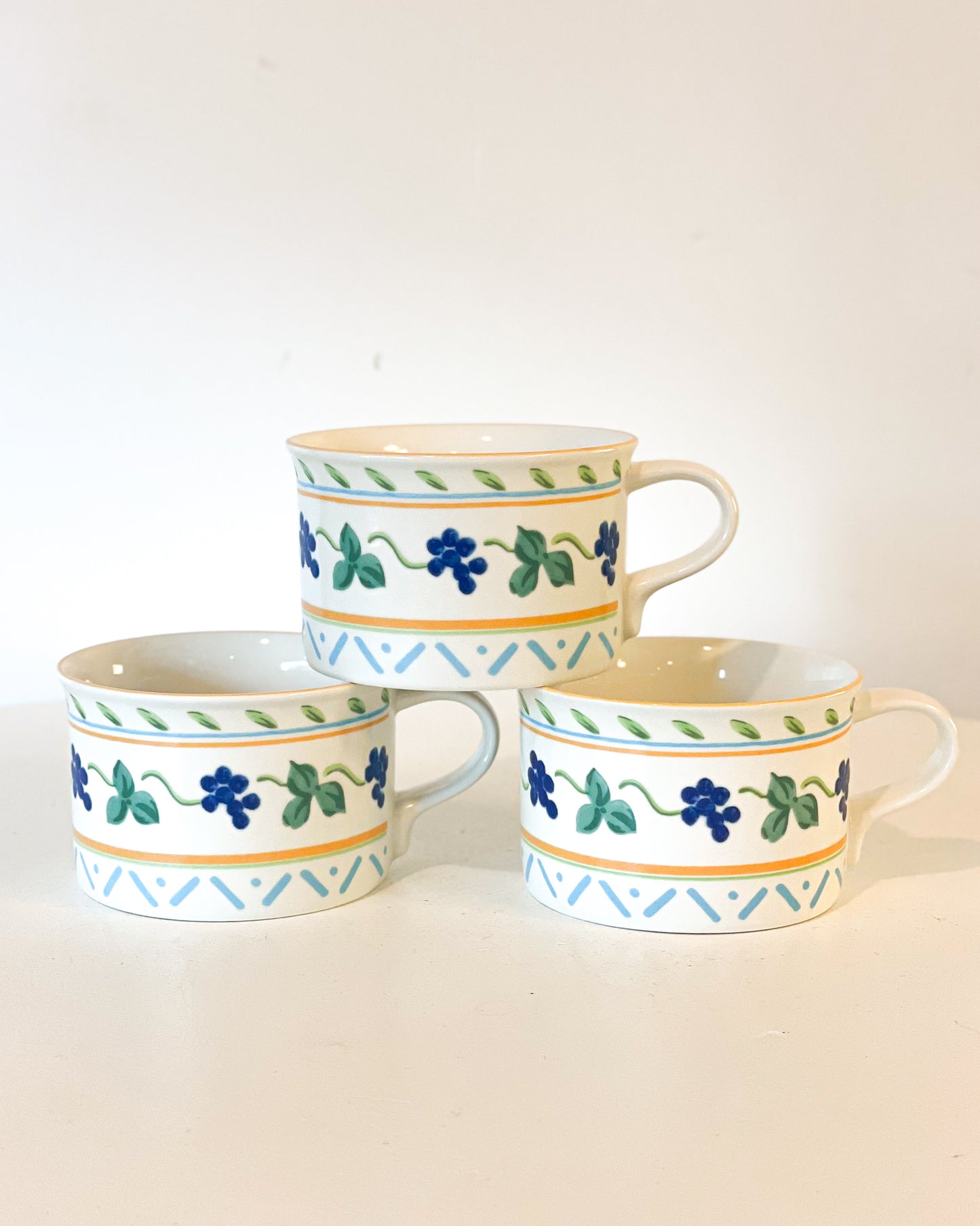 Grapevine Mugs (set of 2)