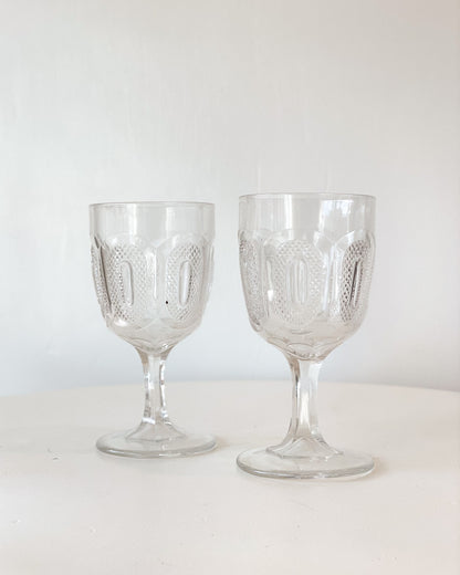 Cottage Wine Glasses (Set of 2)
