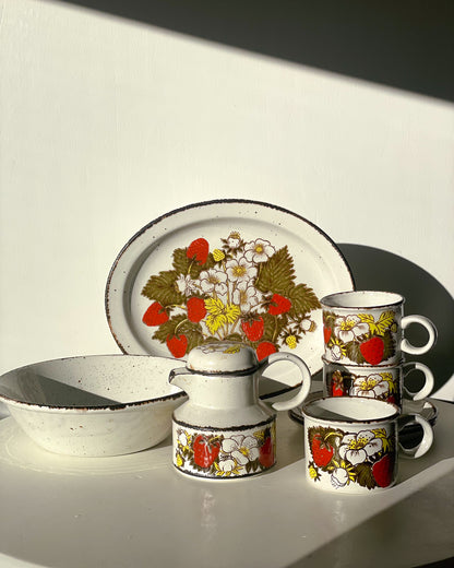 Medium Strawberry Serving Bowl